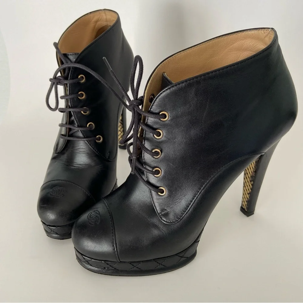 Chanel Black Leather CC Cap Toe Lace Up Platform Ankle Boots - Picture 2 of 16